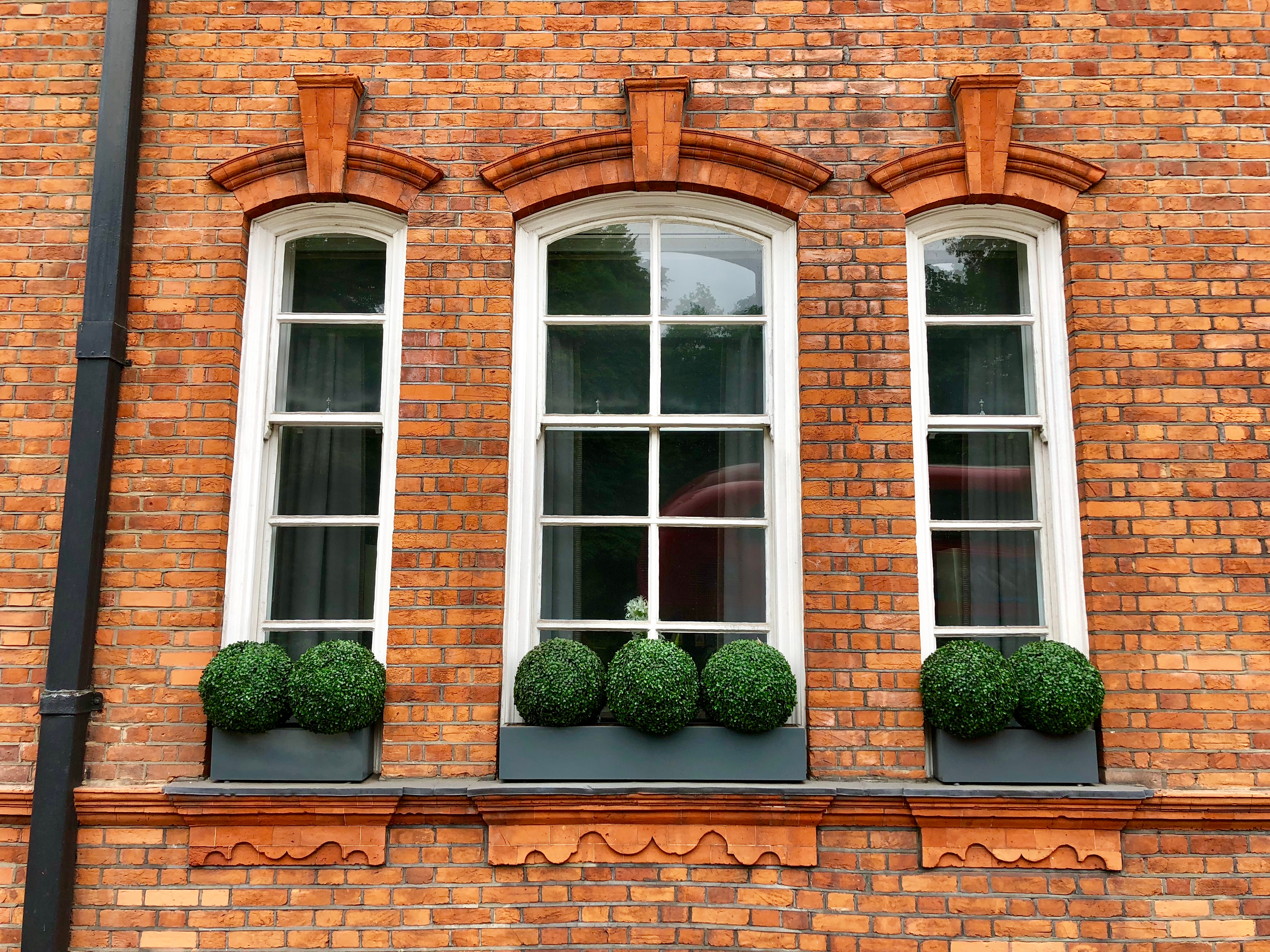 What Are the Benefits of  Sash Windows?